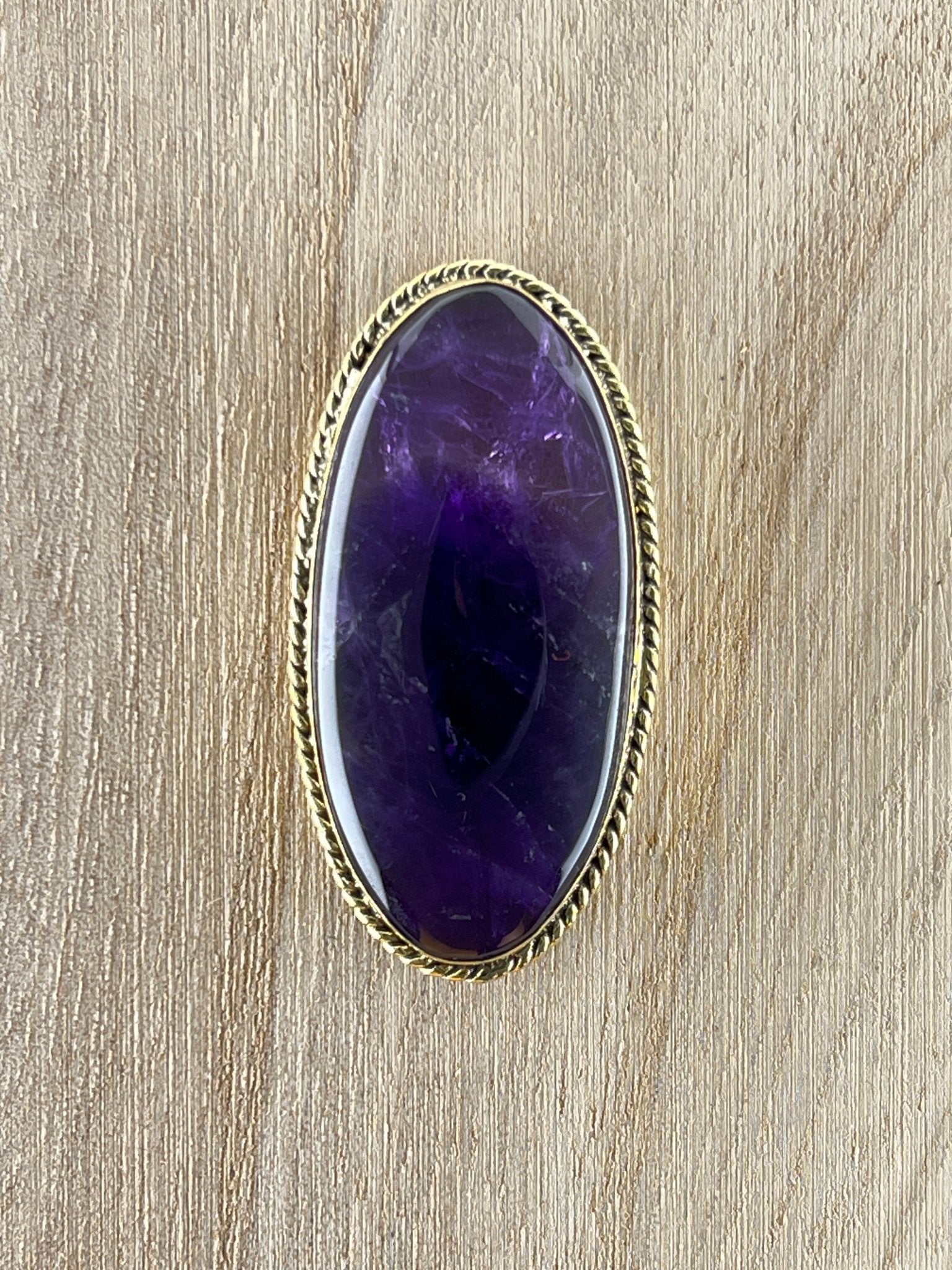 Améthyste sertie doré n°D1 (4,5cm x 2,3cm) - Solyluna Macramé