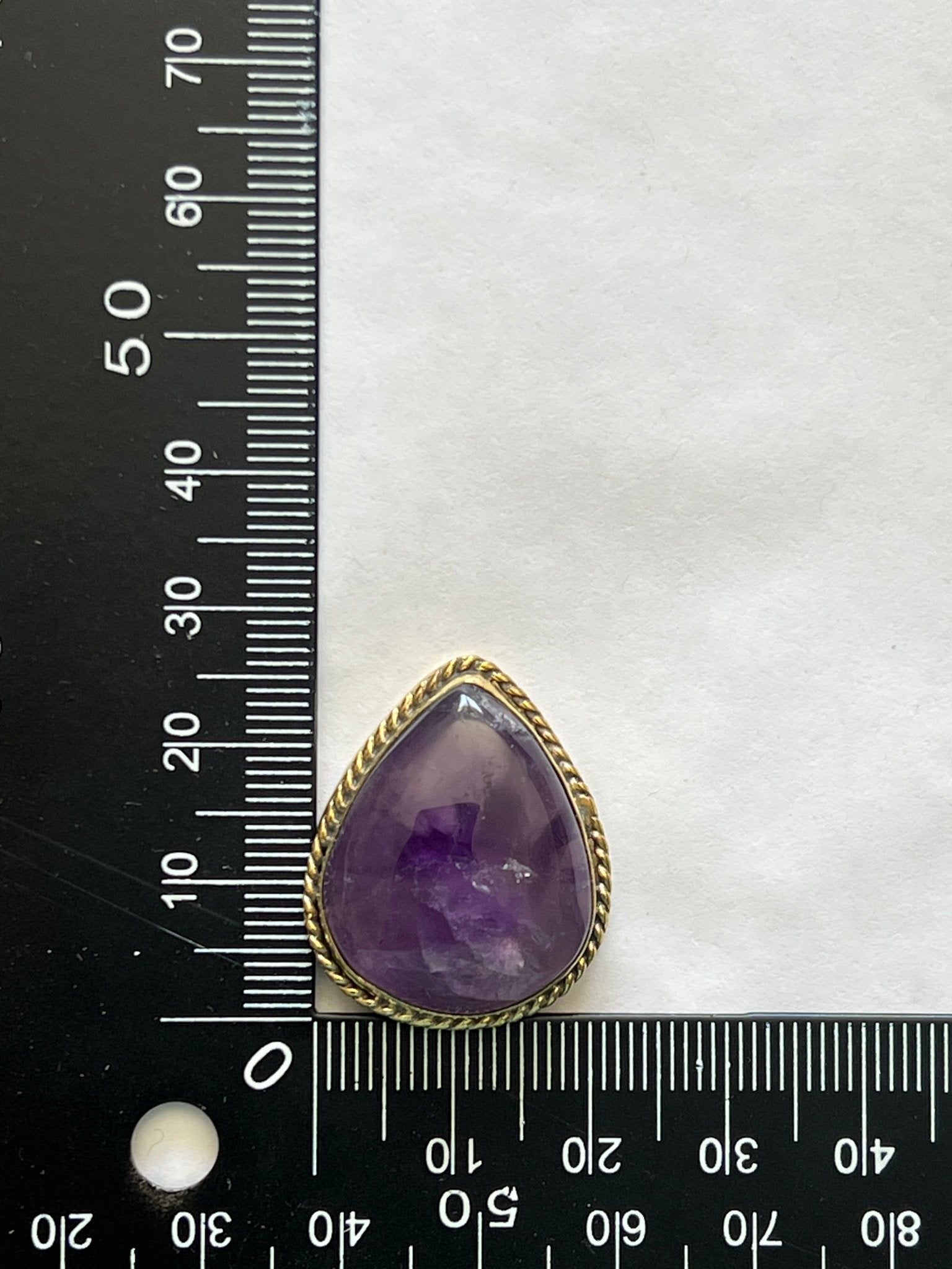 Améthyste sertie dorée n°D3 (2,8cm x 2,3cm) - Solyluna Macramé