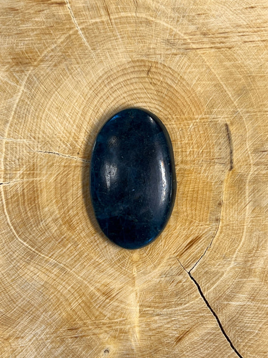 Apatite n°5 (3,1cm x 2,9cm) - Solyluna Macramé
