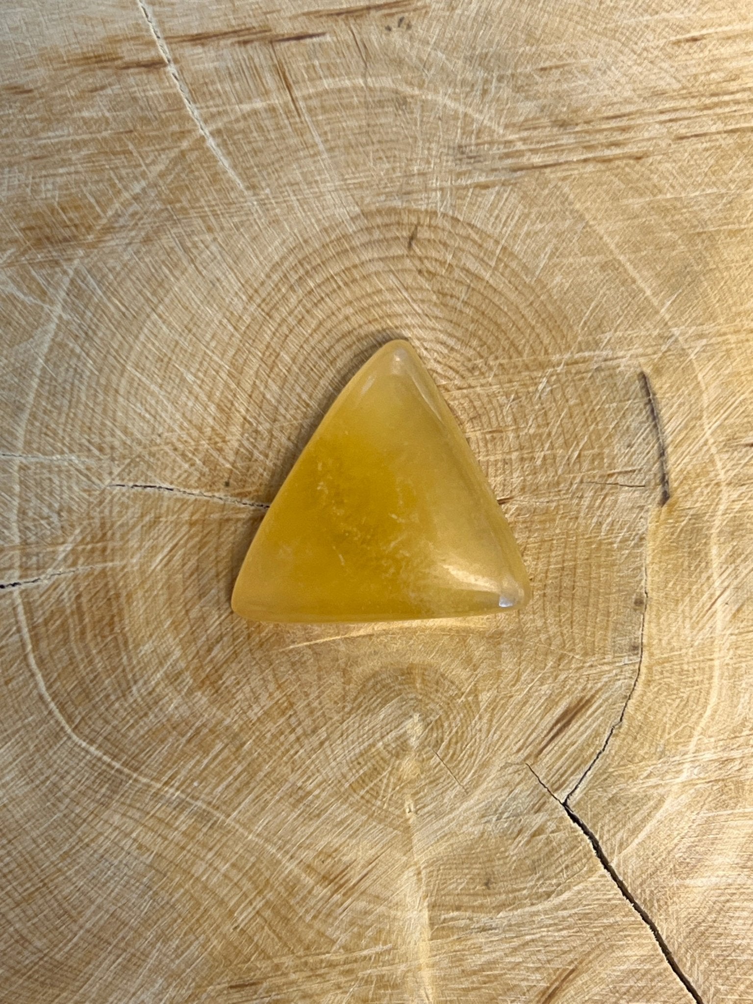 Aragonite Jaune n°4 (2,1cm x 2cm) - Solyluna Macramé