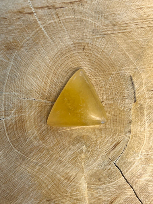 Aragonite Jaune n°4 (2,1cm x 2cm) - Solyluna Macramé