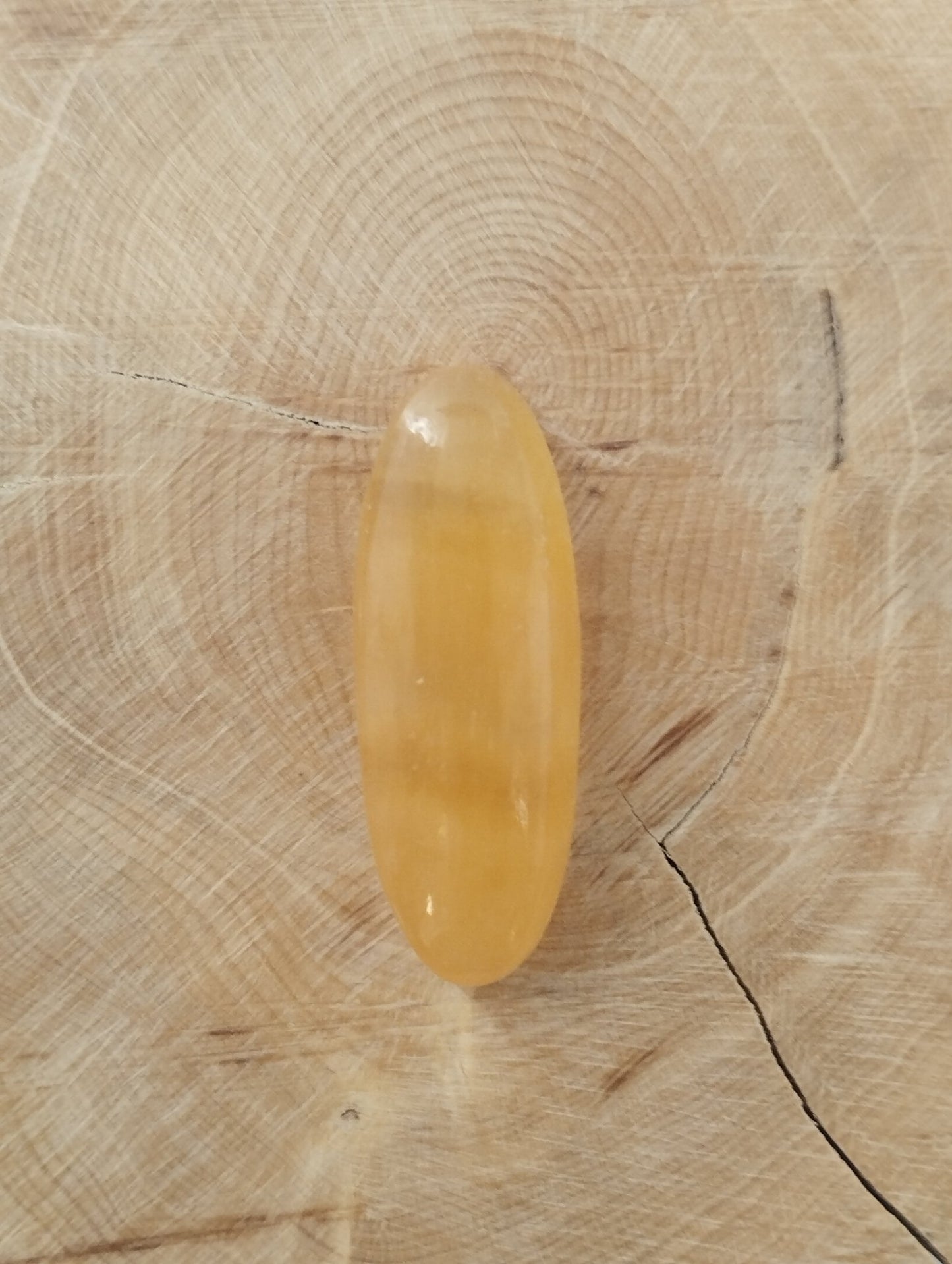 Aragonite Jaune n°4 (3,65 cm x 1,33 cm) - Solyluna Macramé
