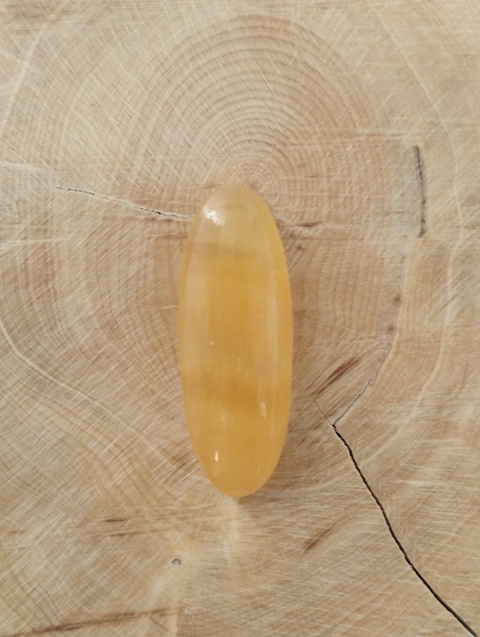 Aragonite Jaune n°4 (3,65 cm x 1,33 cm) - Solyluna Macramé