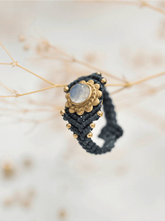 Bague Naya - Le Livre Solyluna - Solyluna Macramé