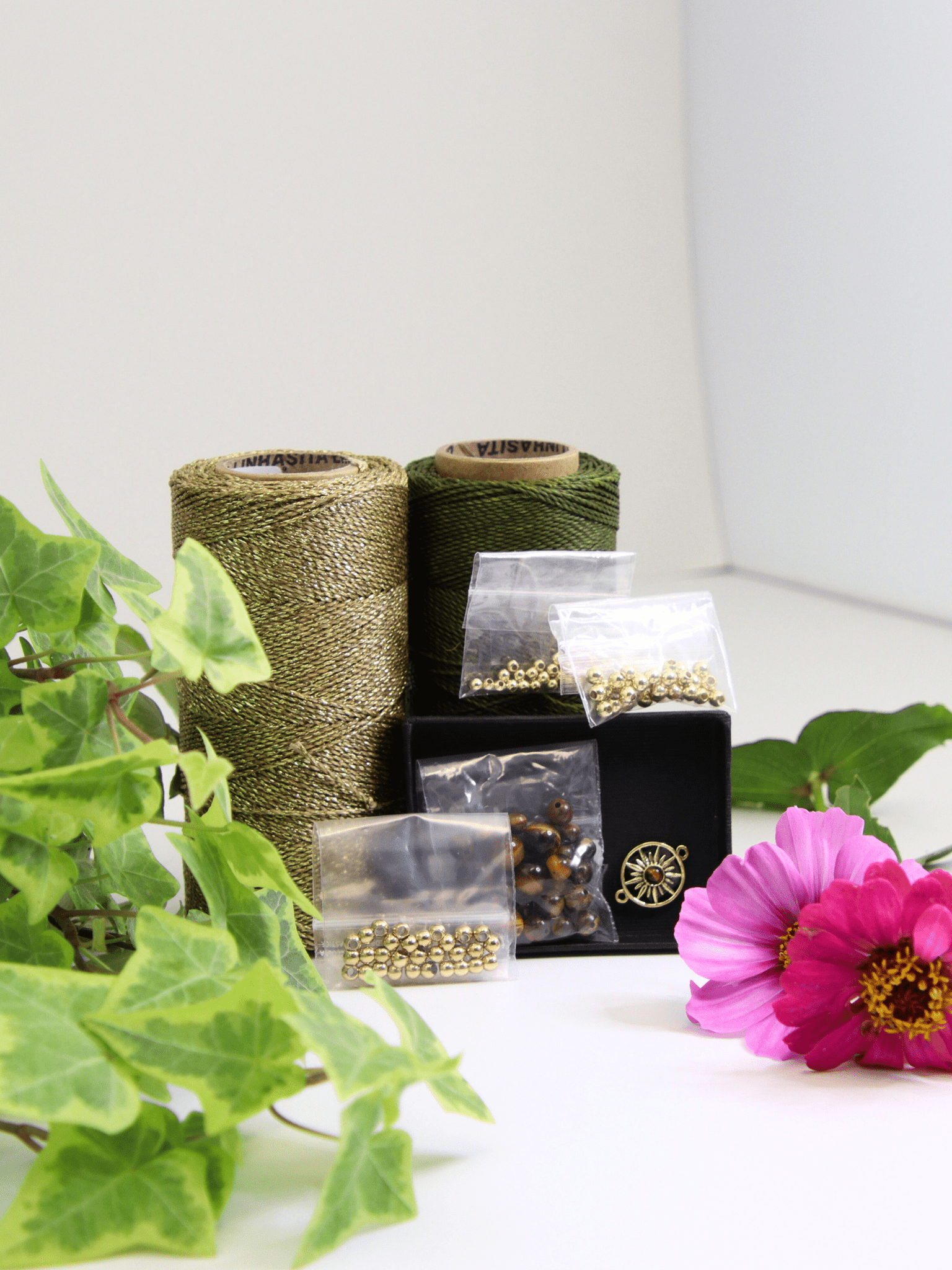 Bracelet Joya - Le Livre Solyluna - Solyluna Macramé