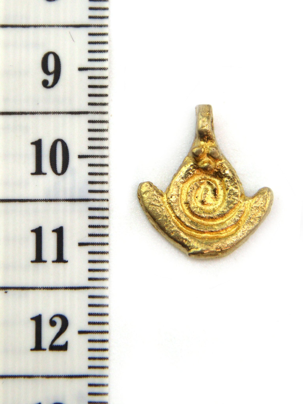 Charm bouclier spirale indien laiton 17 mm - Solyluna Macramé