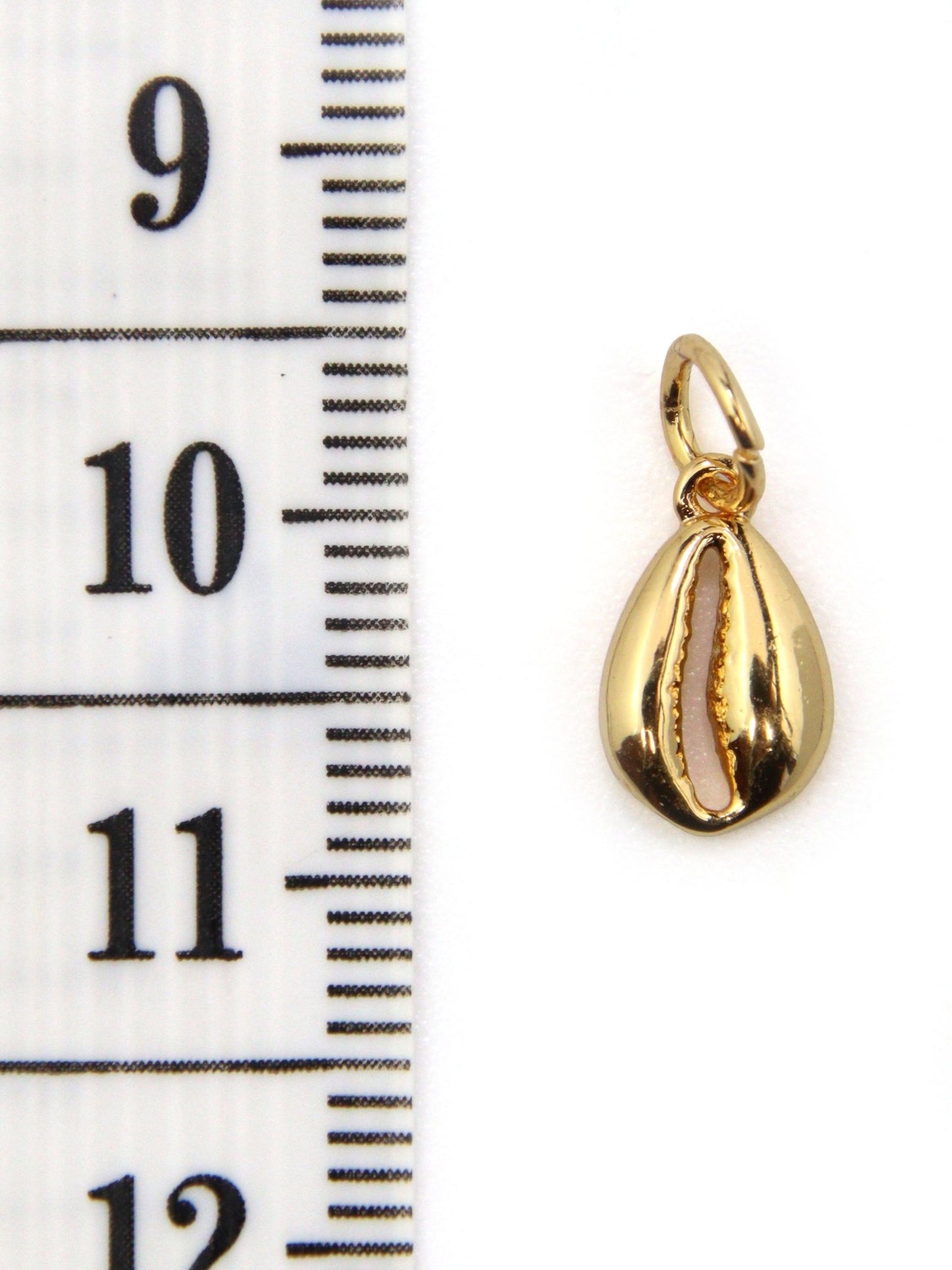 Charm coquillage cauri laiton 10 mm - Solyluna Macramé