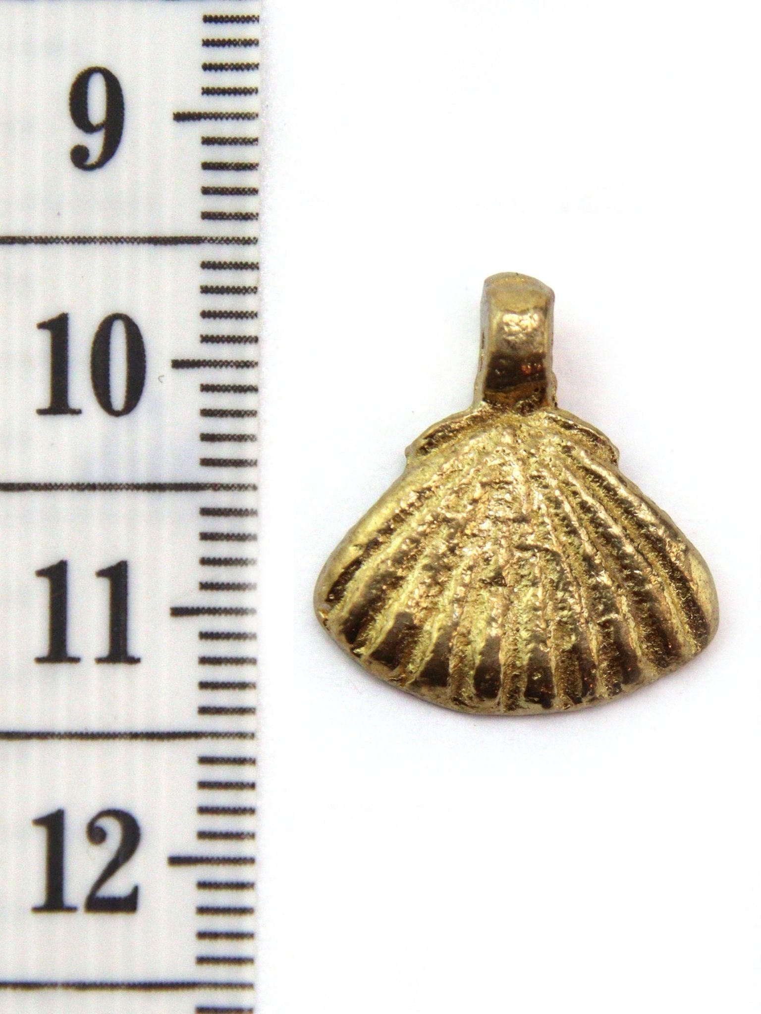 Charm coquillage indien laiton 15 mm - Solyluna Macramé