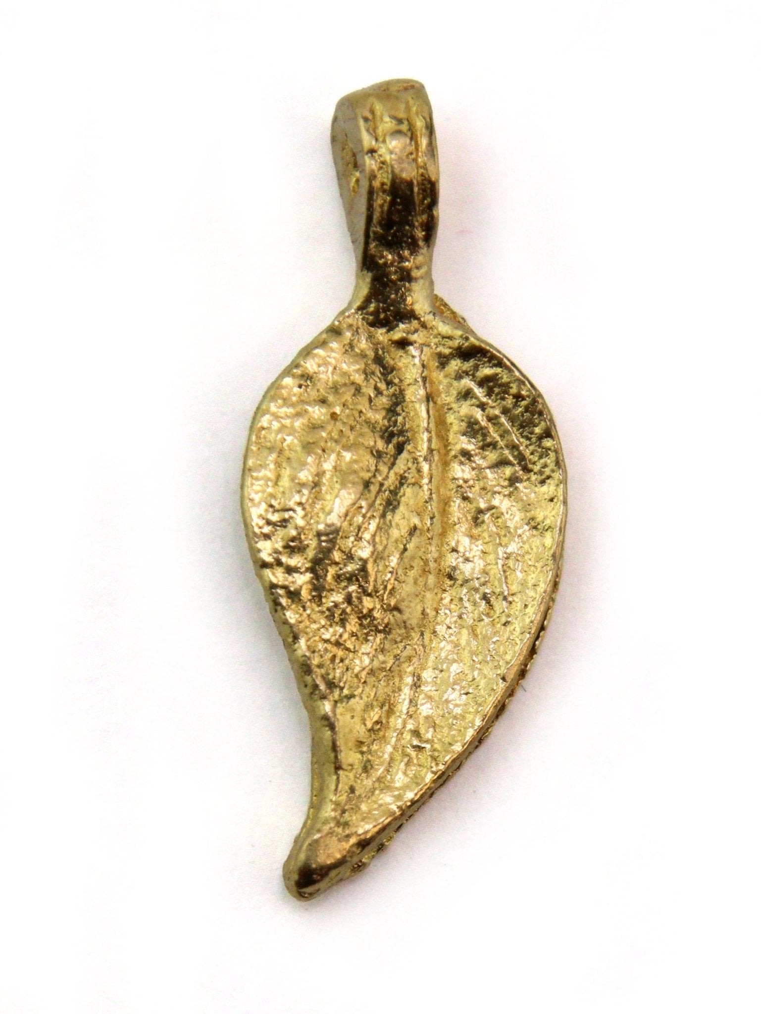 Charm feuille indien laiton 28 mm - Solyluna Macramé
