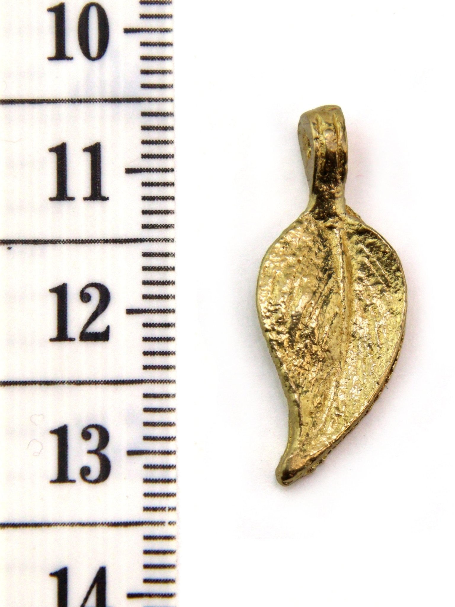 Charm feuille indien laiton 28 mm - Solyluna Macramé