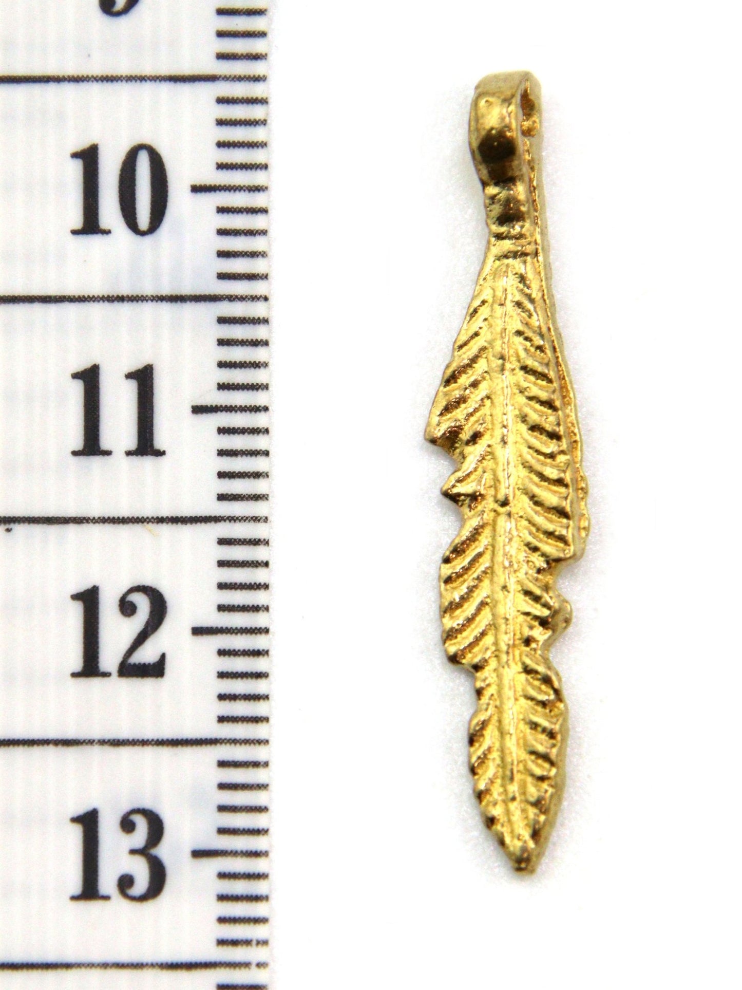 Charm grande fine feuille indien laiton 37 mm - Solyluna Macramé