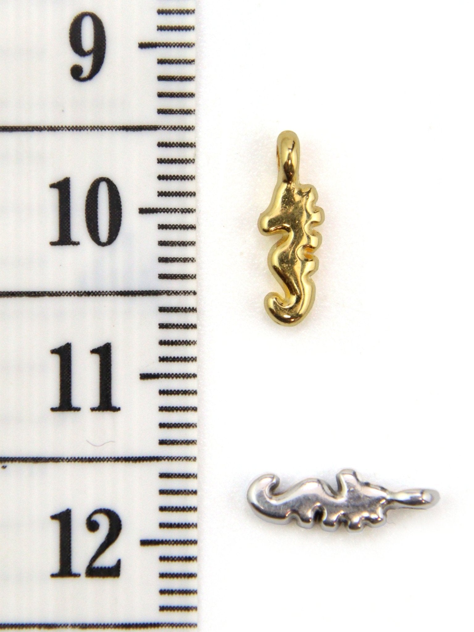 Charm hippocampe zamak 9 mm - Solyluna Macramé
