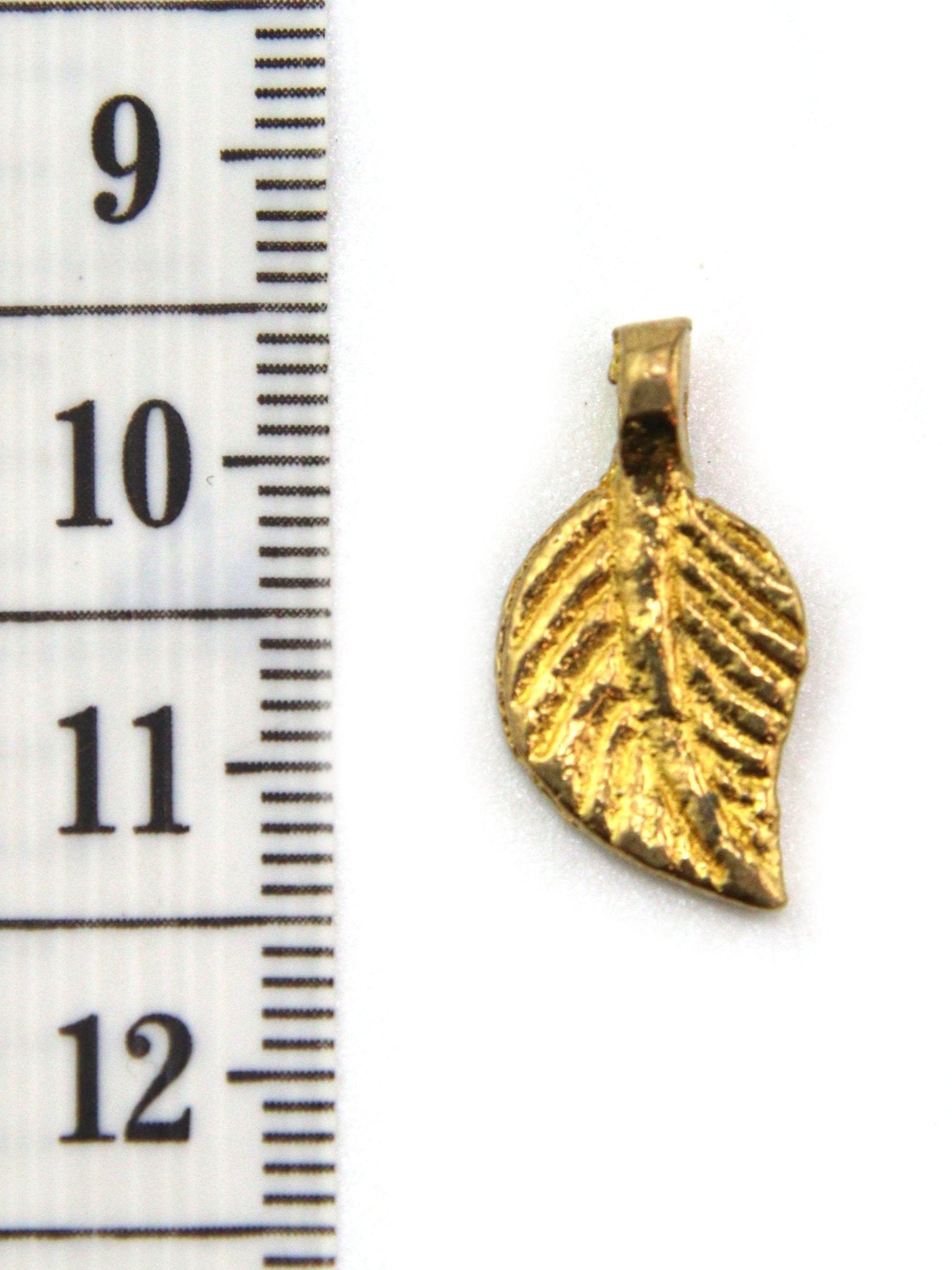 Charm petite feuille indien laiton 20 mm - Solyluna Macramé
