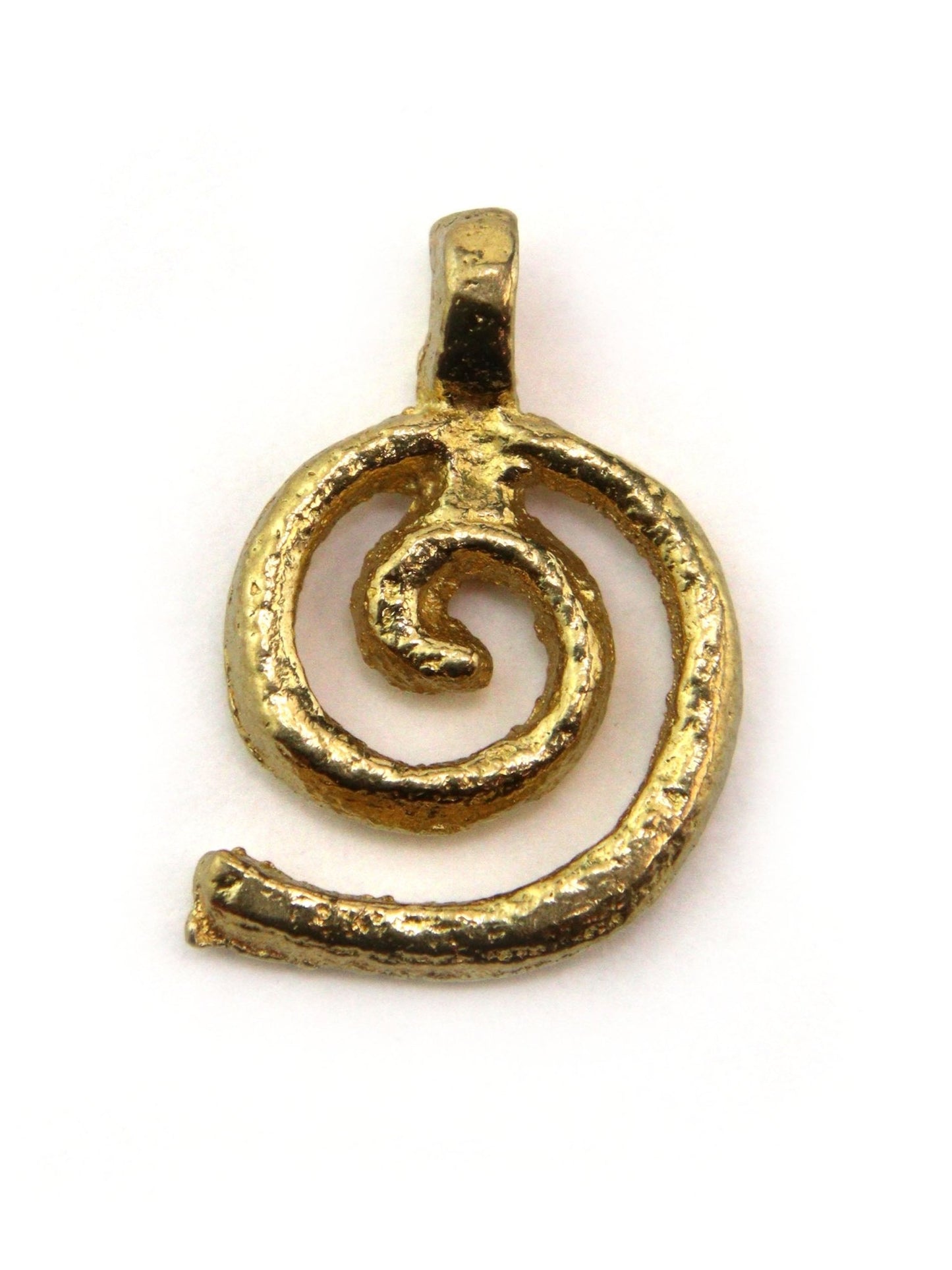 Charm spirale indien laiton 15 mm - Solyluna Macramé