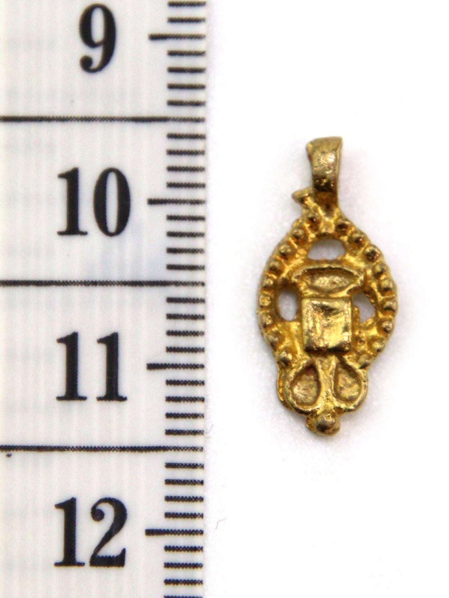 Charm totem indien laiton 18 mm - Solyluna Macramé