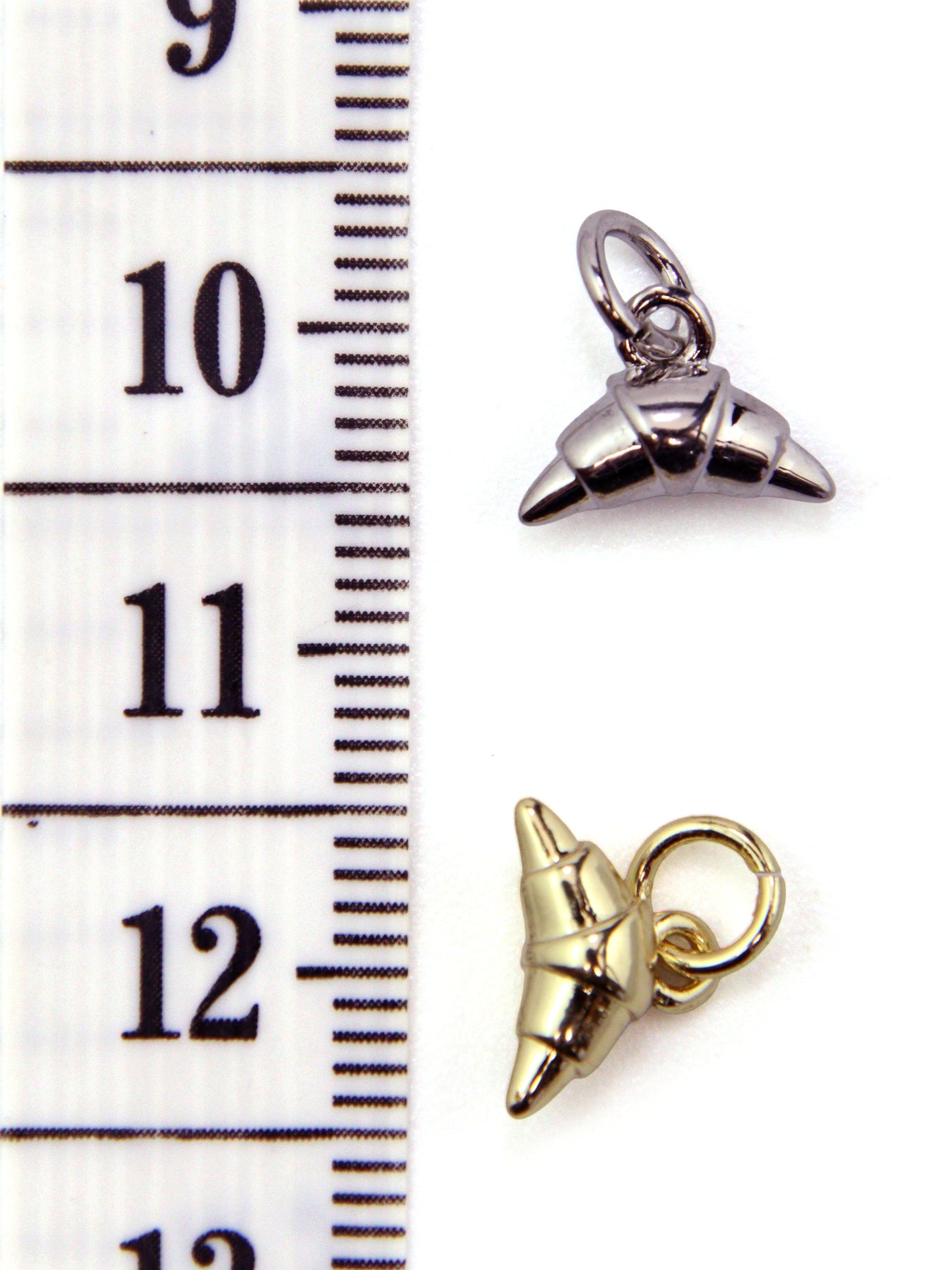 Charm petit croissant 10 mm