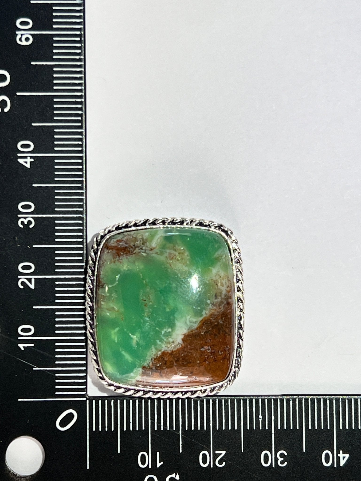Chrysoprase sertie argenté n°A4 (2,9cm x 2,6cm) - Solyluna Macramé
