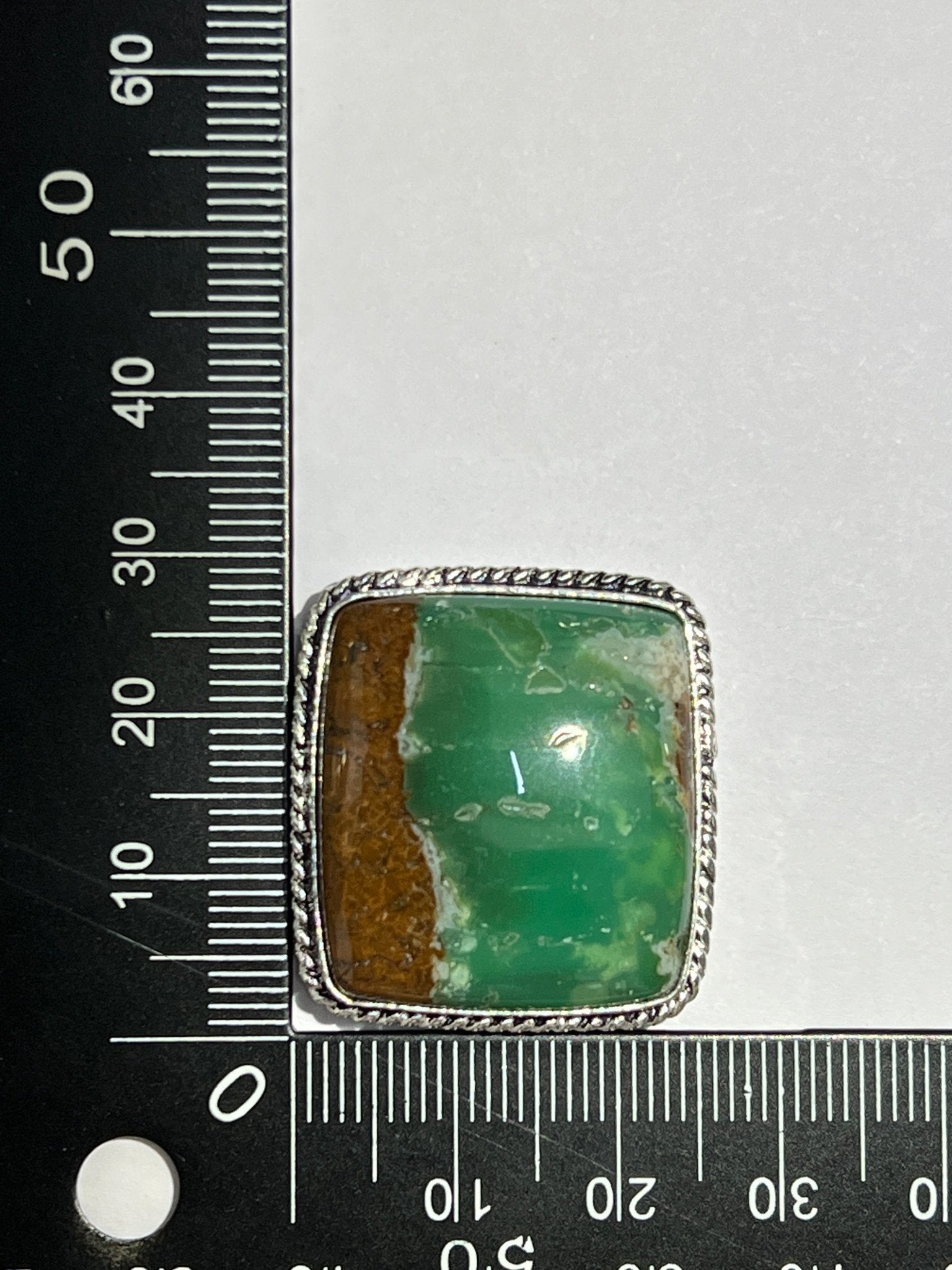 Chrysoprase sertie argenté n°A4 (2,9cm x 2,6cm) - Solyluna Macramé