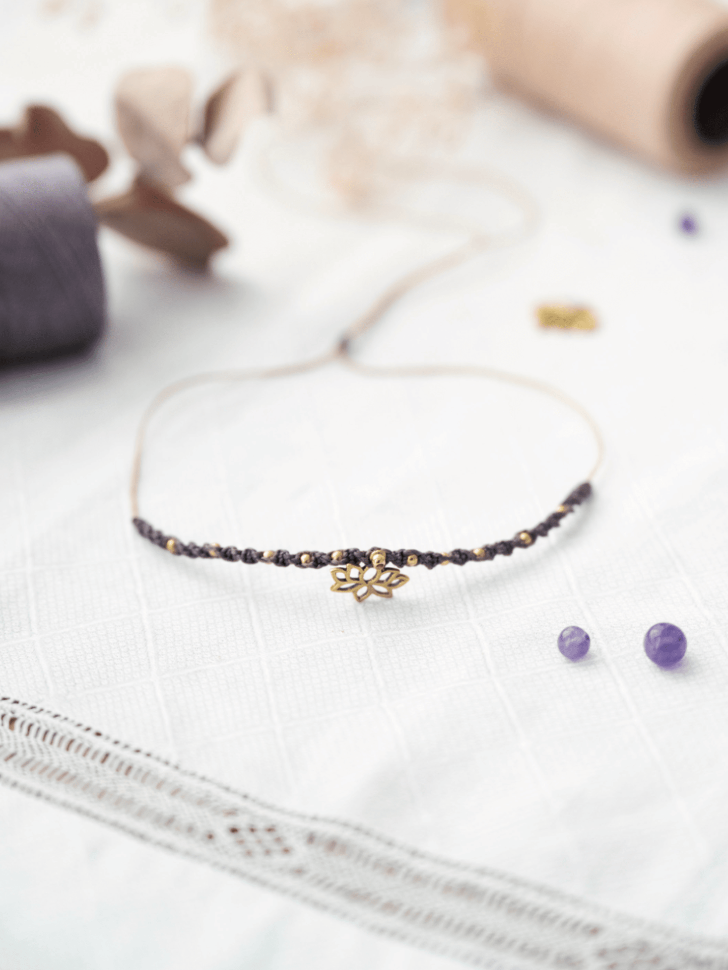 Collier Lotus - Le Livre Solyluna - Solyluna Macramé