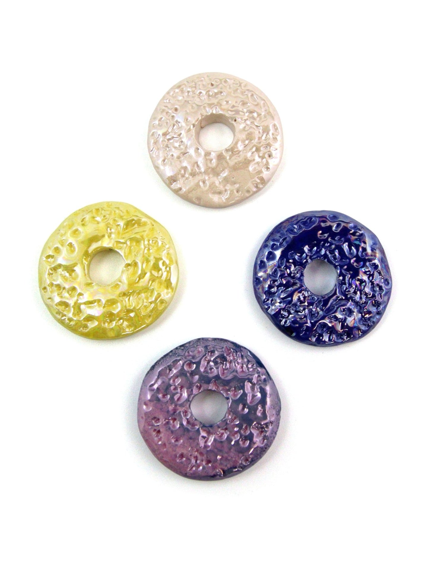 Donuts irrégulier en céramique émaillée - Solyluna Macramé