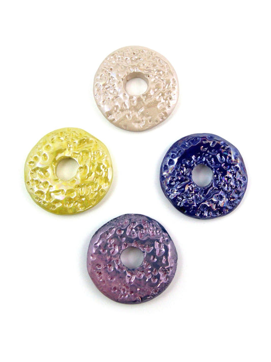 Donuts irrégulier en céramique émaillée - Solyluna Macramé