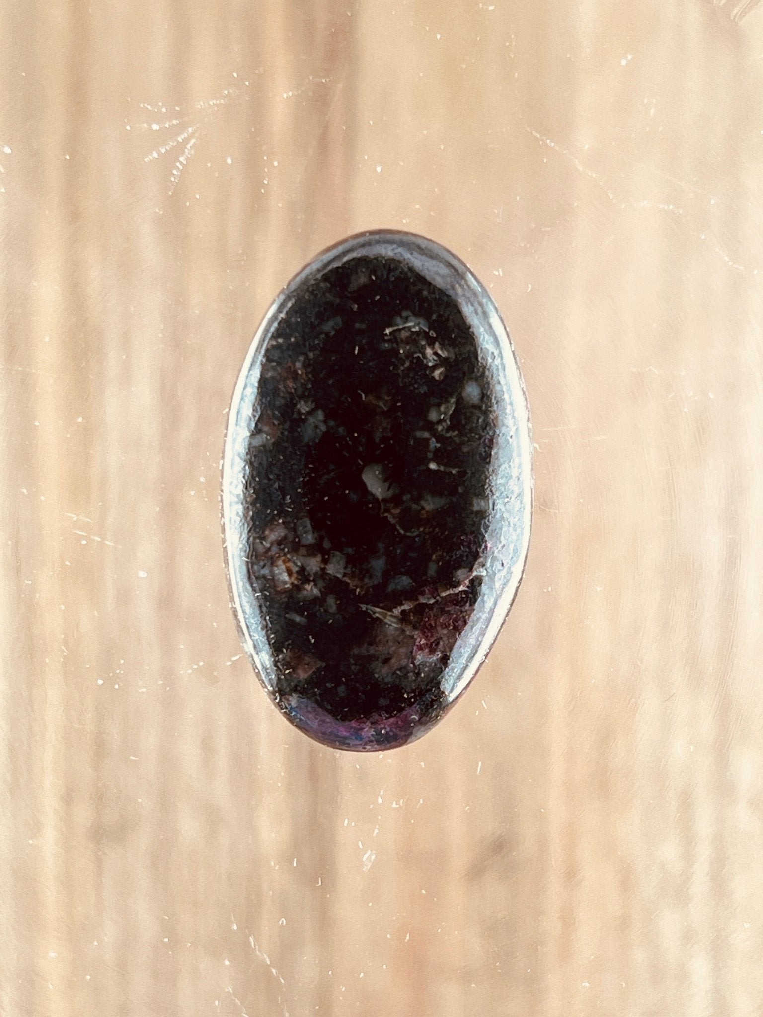 Eudialyte n°2 (3,4cm x 2cm) - Solyluna Macramé