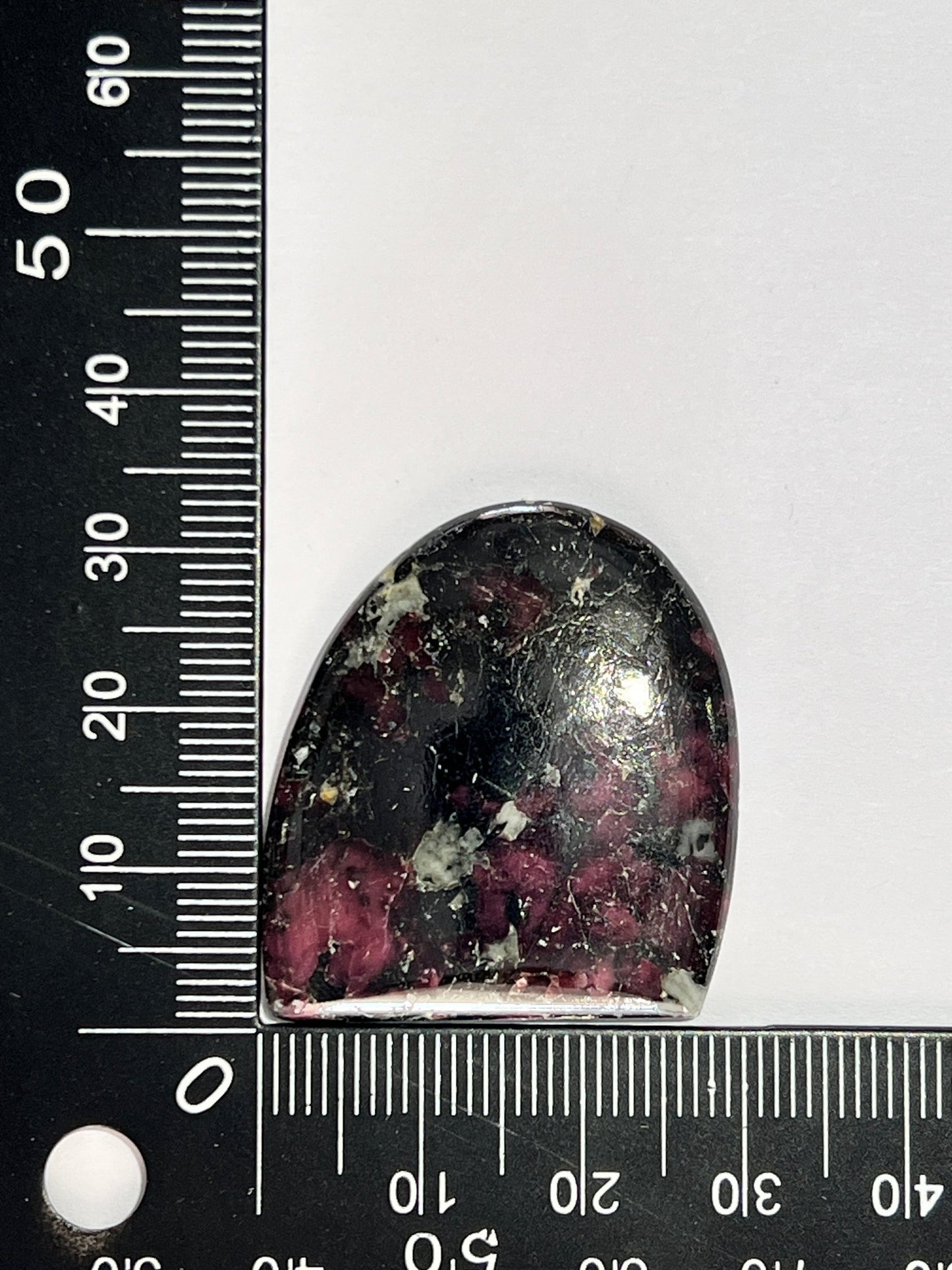 Eudialyte n°3 (3,3cm x 2,9m) - Solyluna Macramé