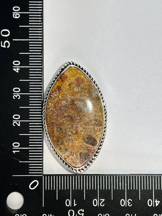 Fossile Corail sertie argenté n°A1 (4,2cm x 2,4cm) - Solyluna Macramé