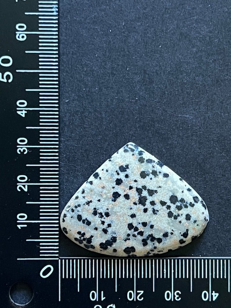 Jaspe Dalmatien n°2 (4cm x 3,1cm) - Solyluna Macramé