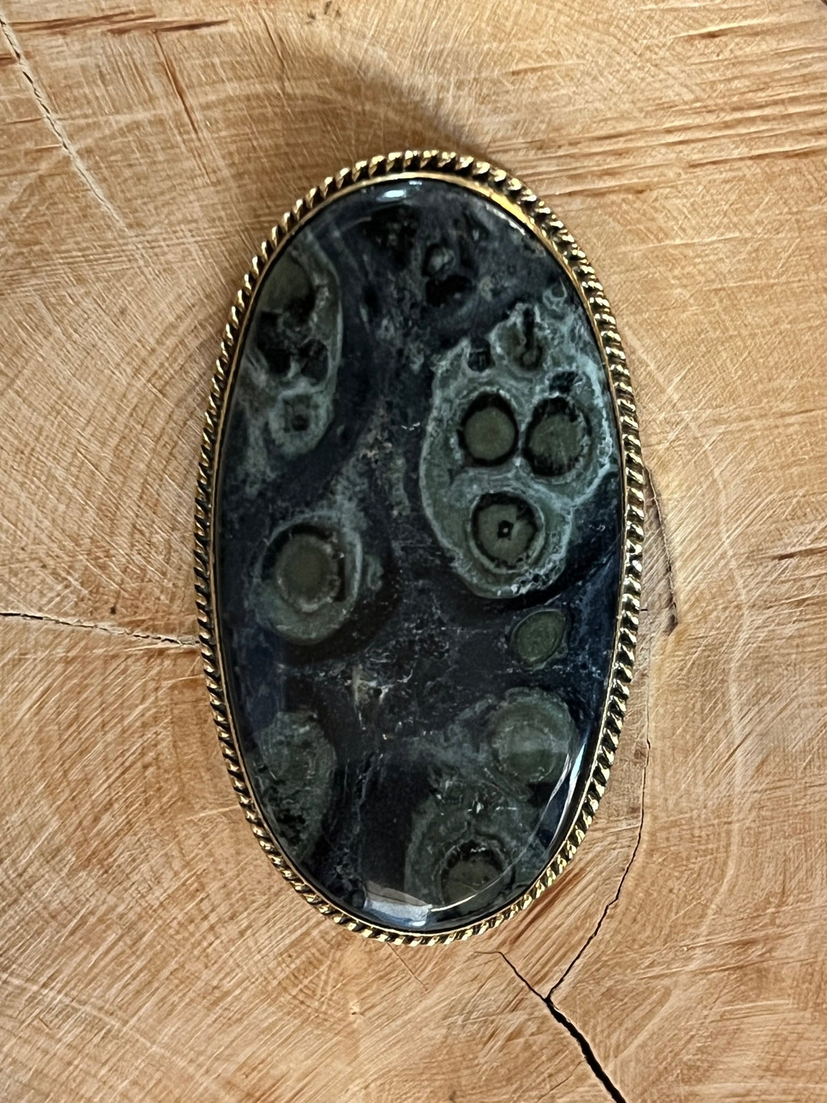 Jaspe sertie doré n°D3 (4,4cm x 2,4cm) - Solyluna Macramé