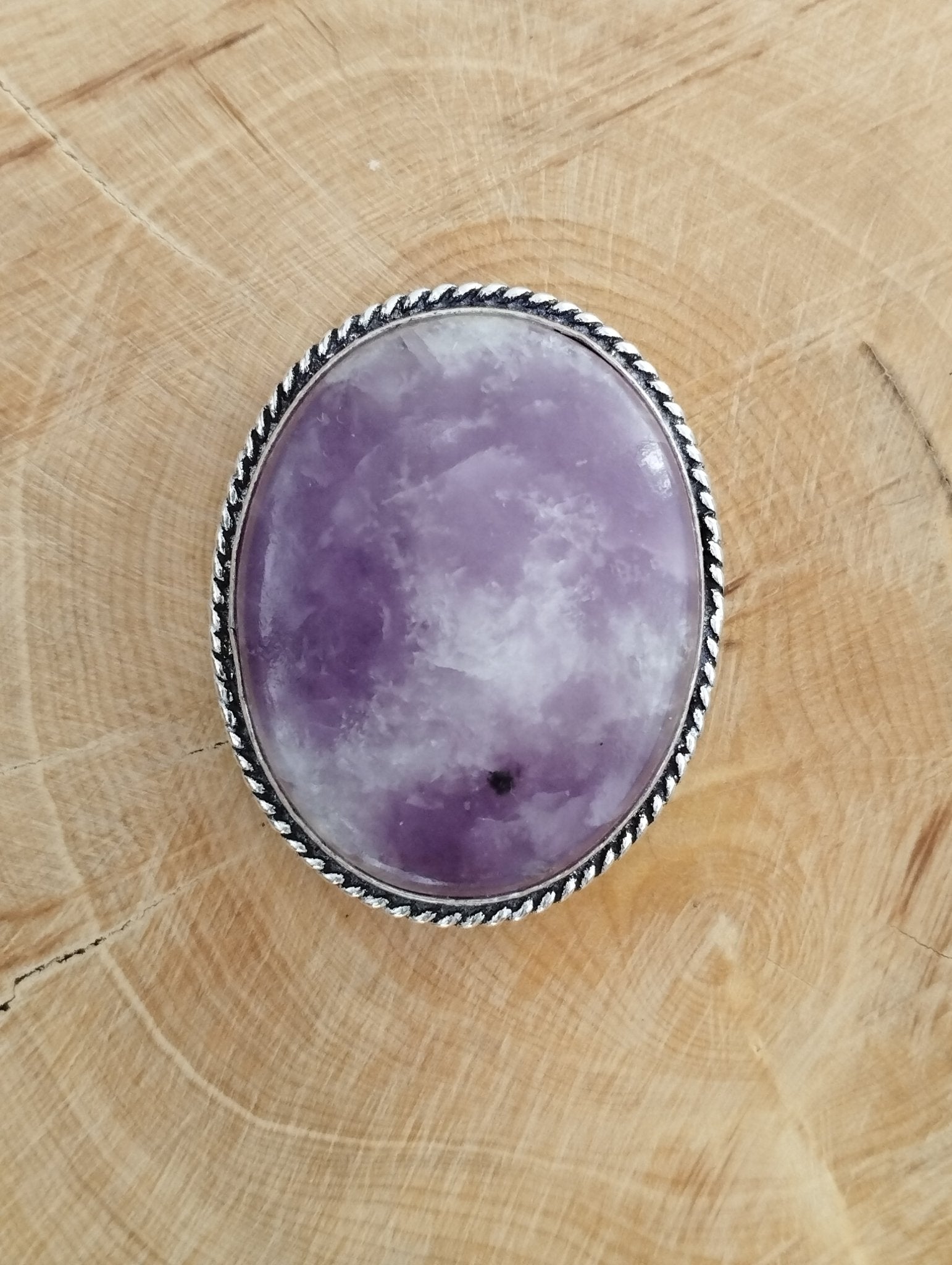 Lépidolite sertie argenté n°A1 (3,3cm x 2,1cm) - Solyluna Macramé