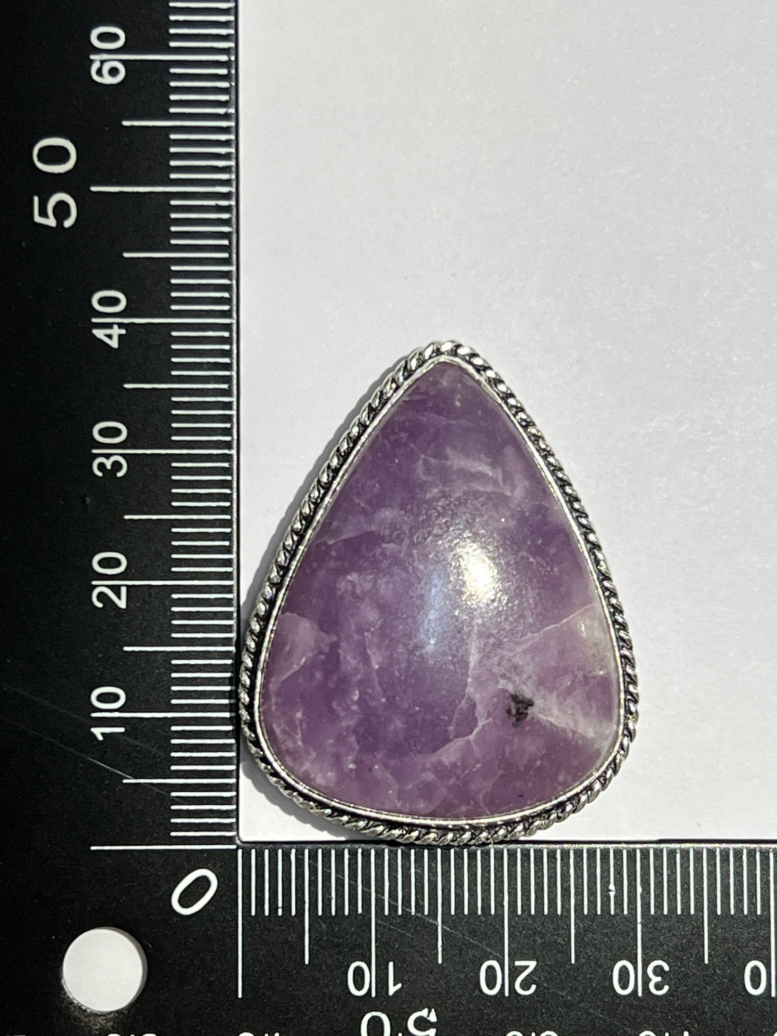 Lépidolite sertie argenté n°A1 (3,9cm x 3cm) - Solyluna Macramé