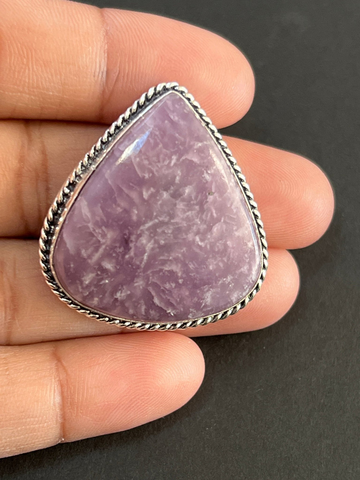 Lépidolite sertie argenté n°A2 (3,4cm x 3,1cm) - Solyluna Macramé