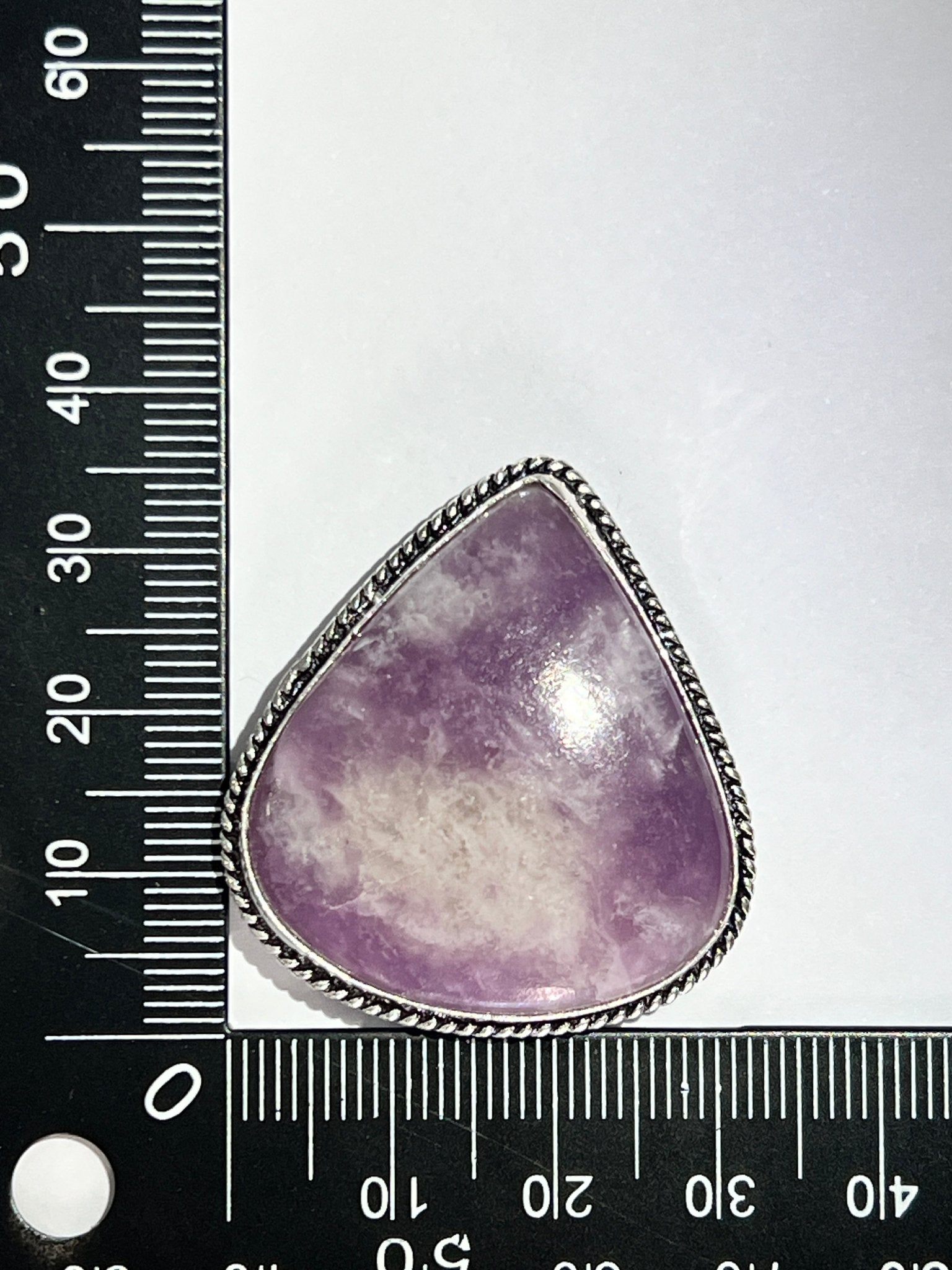 Lépidolite sertie argenté n°A3 (3,5cm x 3,2cm) - Solyluna Macramé