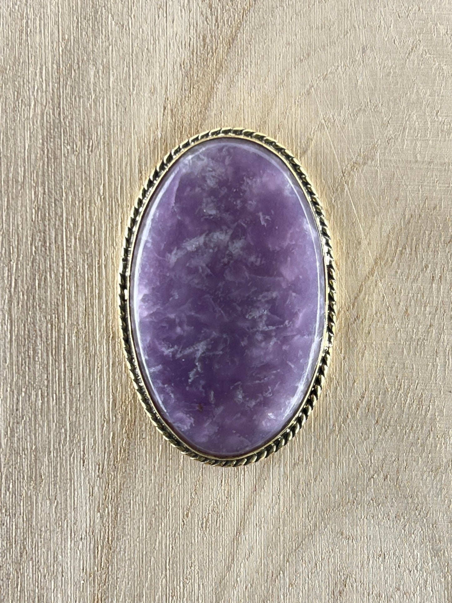 Lépidolite sertie doré n°D2 (4,4cm x 2,9cm) - Solyluna Macramé
