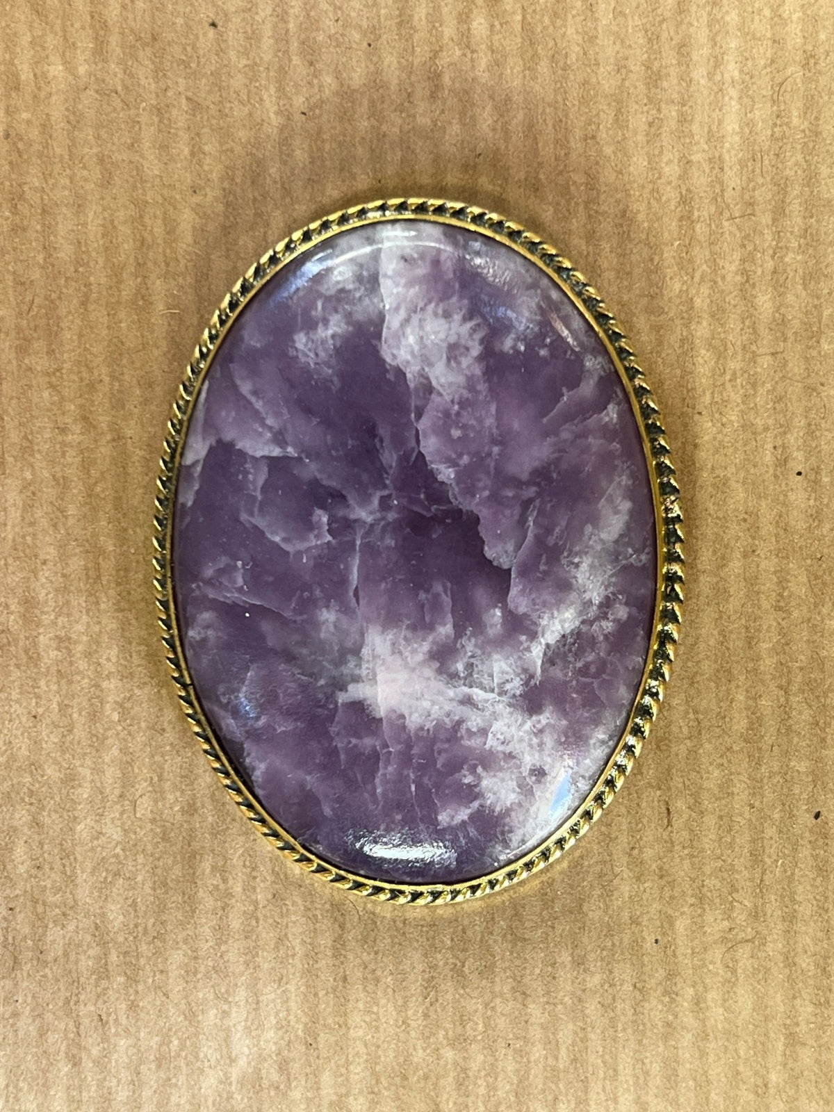Lépidolite sertie doré n°D2 (4,8cm x 3,6cm) - Solyluna Macramé
