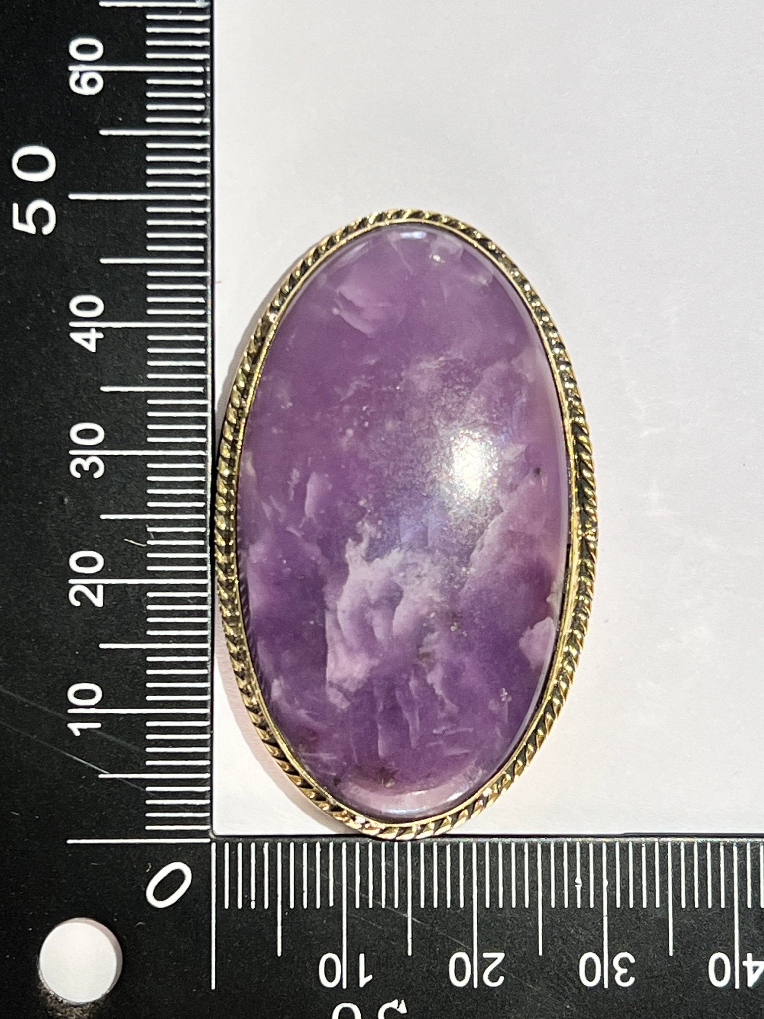 Lépidolite sertie doré n°D4 (4,8cm x 3cm) - Solyluna Macramé