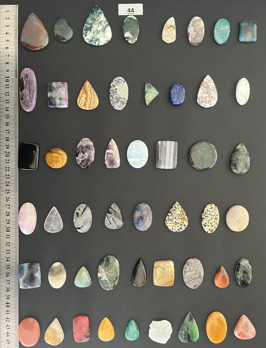 Lot de 50 pierres N° 44 - Solyluna Macramé