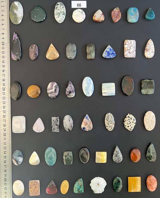 Lot de 50 pierres N° 66 - Solyluna Macramé