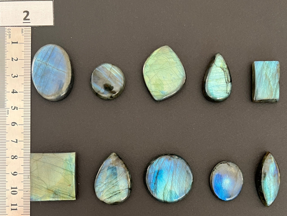 Lot n°2 - 10 Labradorites | Formes et tailles variées - Solyluna Macramé