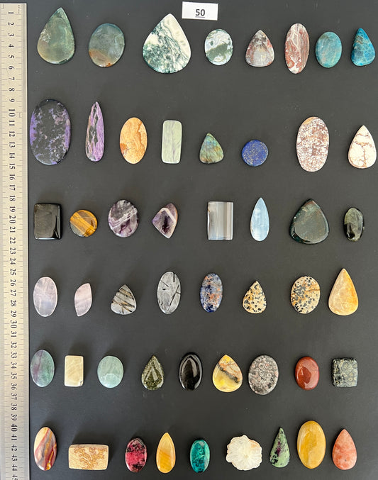 Lot de 50 pierres N° 50