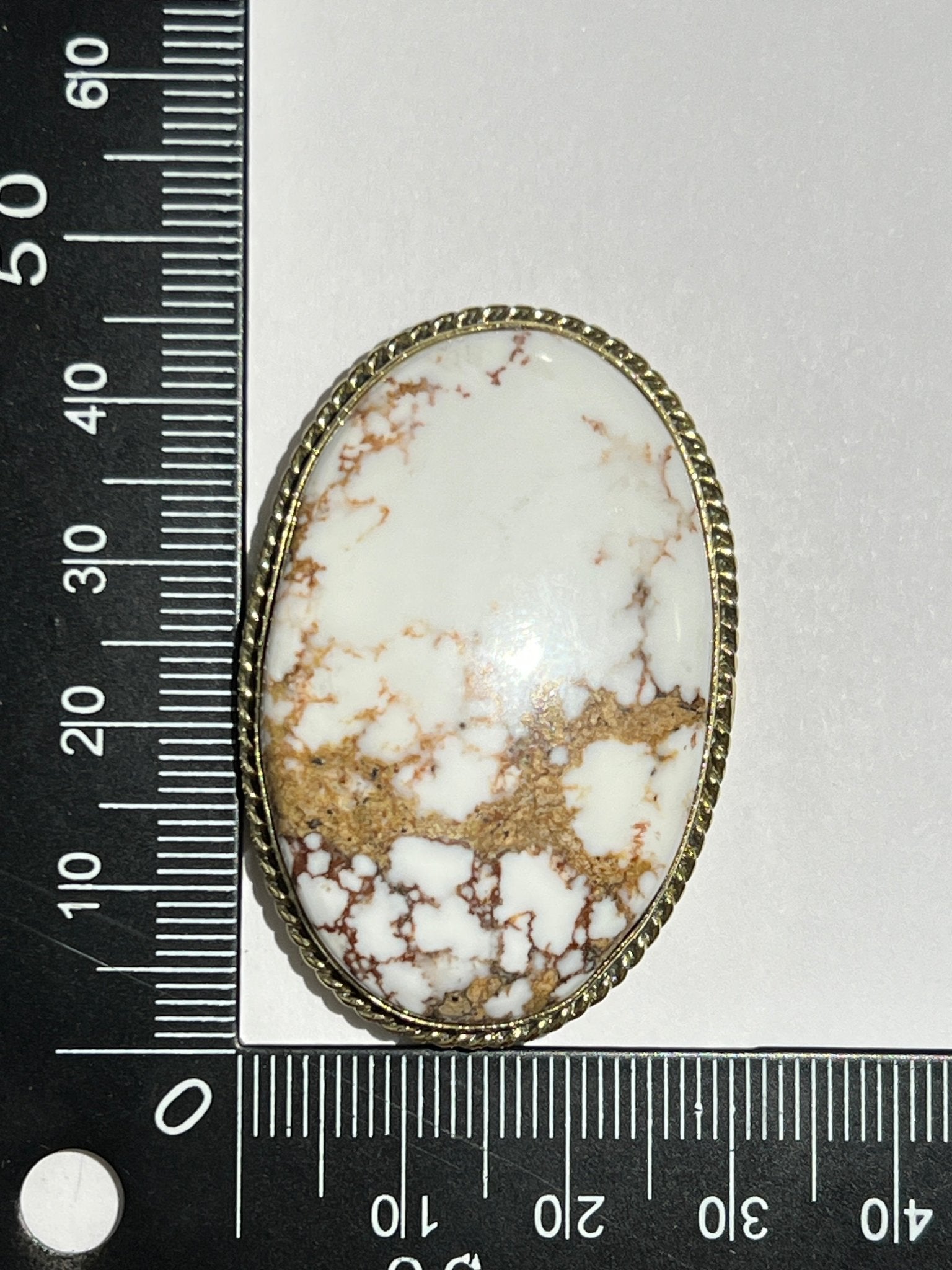 Magnésite de cheval sertie doré n°D5 (4,6cm x 2,8cm) - Solyluna Macramé