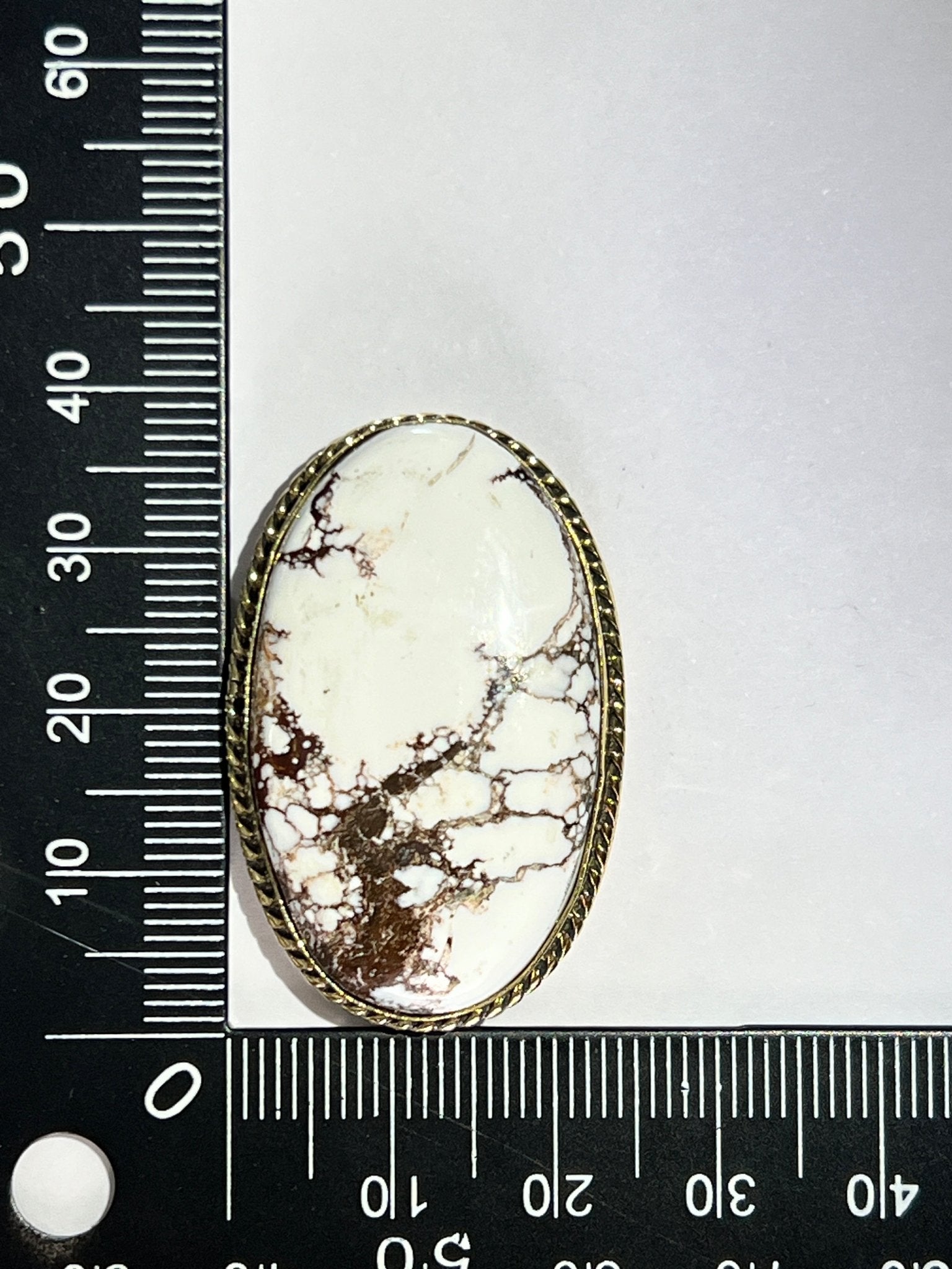 Magnésite de cheval sertie doré n°D2 (3,8cm x 2,5cm) - Solyluna Macramé