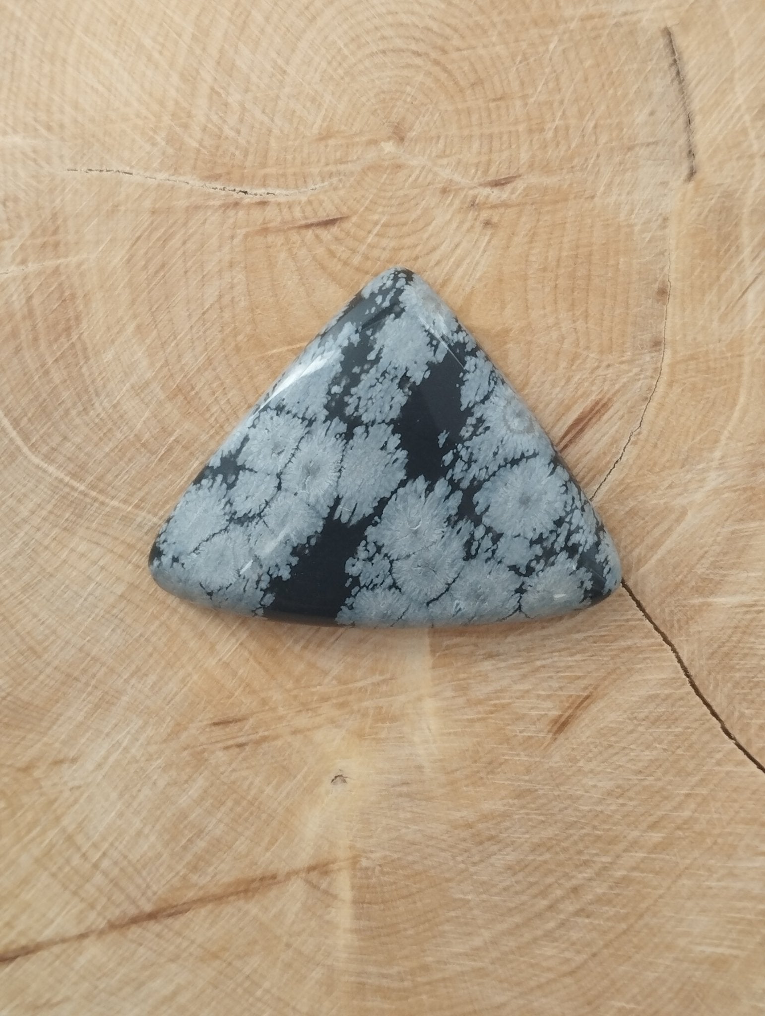Obsidienne Flocon de Neige n°5 (3,3 cm x 2,5 cm) - Solyluna Macramé