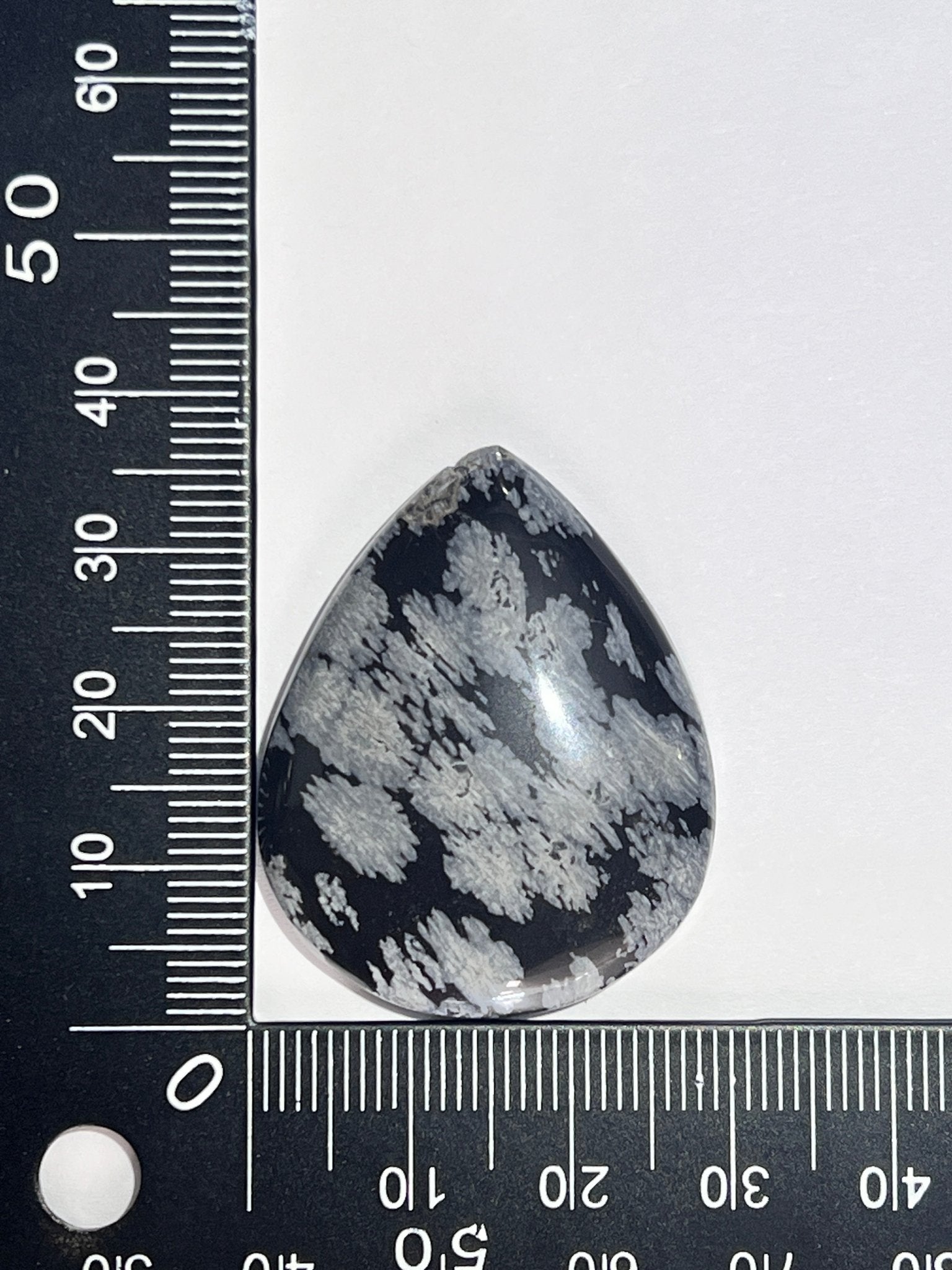 Obsidienne Flocon de Neige n°5 (3,7cm x 2,9cm) - Solyluna Macramé