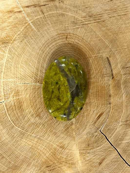 Opale Verte n°1 (2,9cm x 2,1cm) - Solyluna Macramé