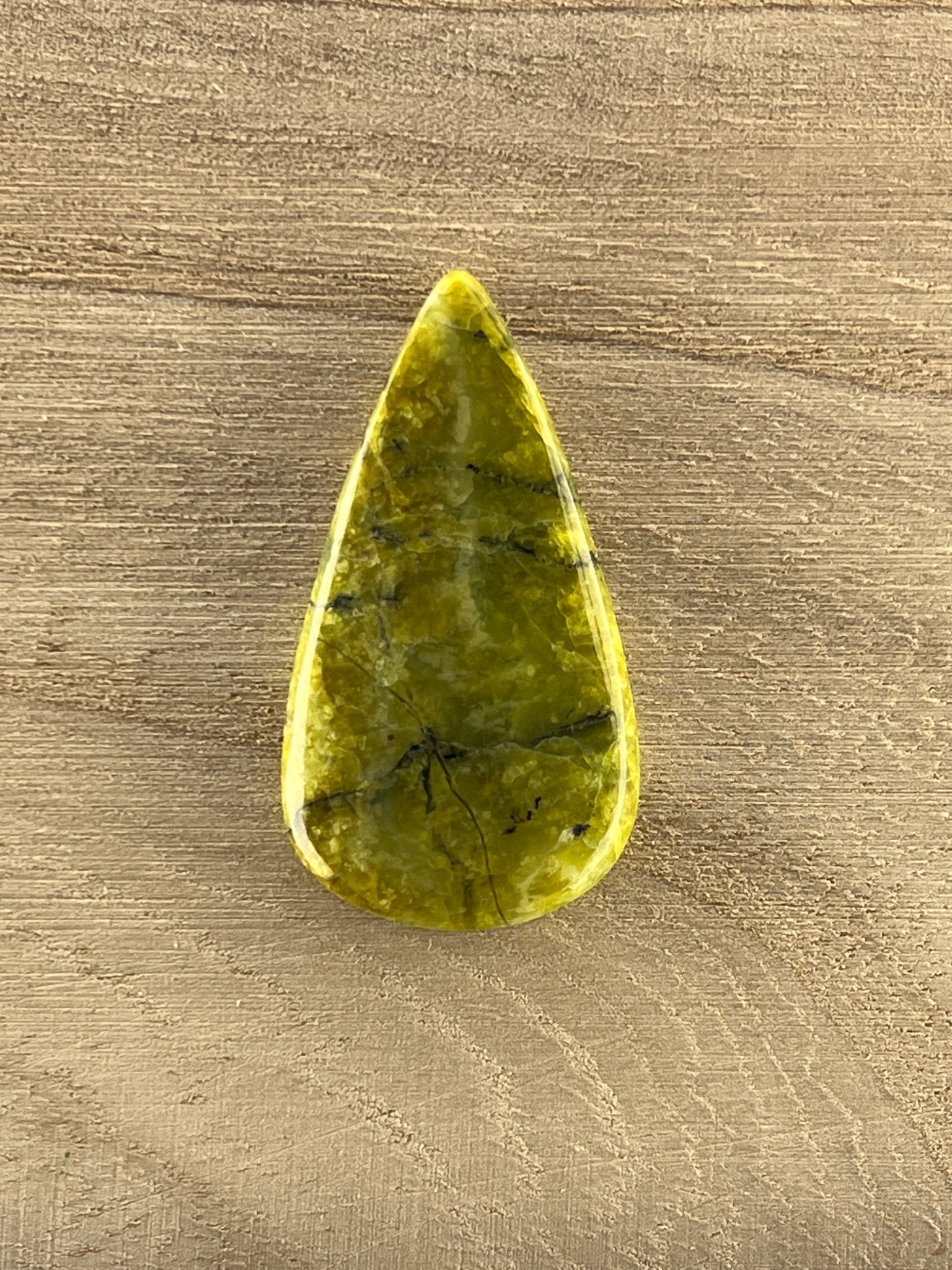 Opale Verte n°1 (4,2cm x 2,3cm) - Solyluna Macramé