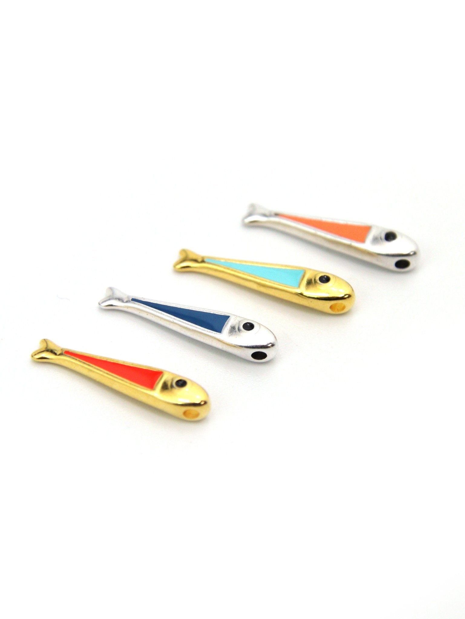 Pendentif poisson long en zamak émaillé - Solyluna Macramé