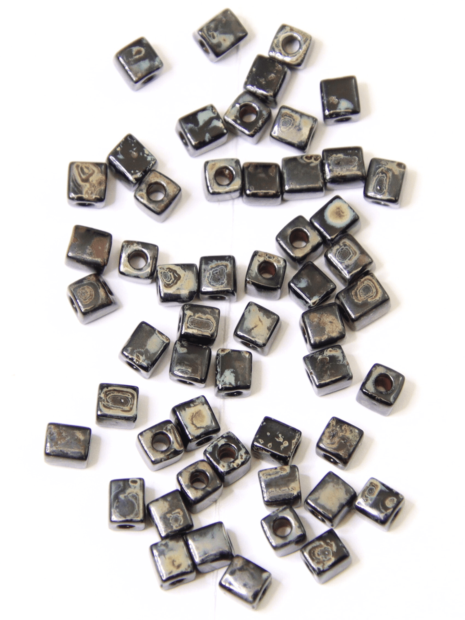 Perles miyuki 4mm - Noir moucheté - Solyluna Macramé
