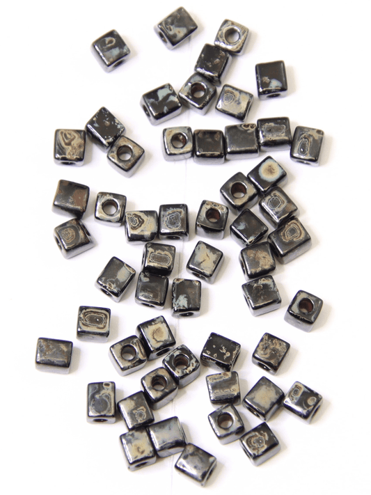 Perles miyuki 4mm - Noir moucheté - Solyluna Macramé